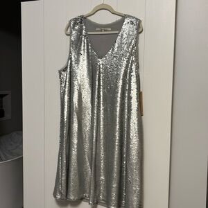 NWT sleeveless silver sequin shift dresss